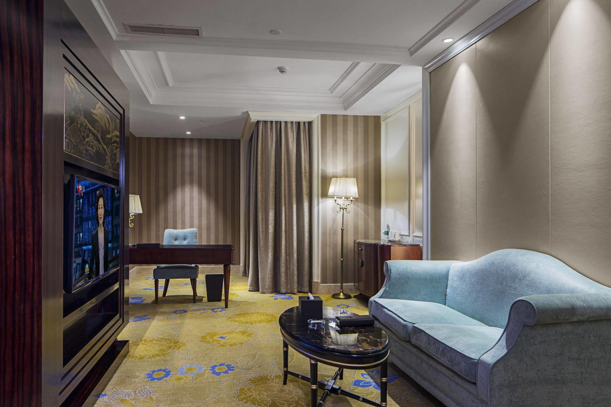 Chengdu Jin Yun Hotel エクステリア 写真